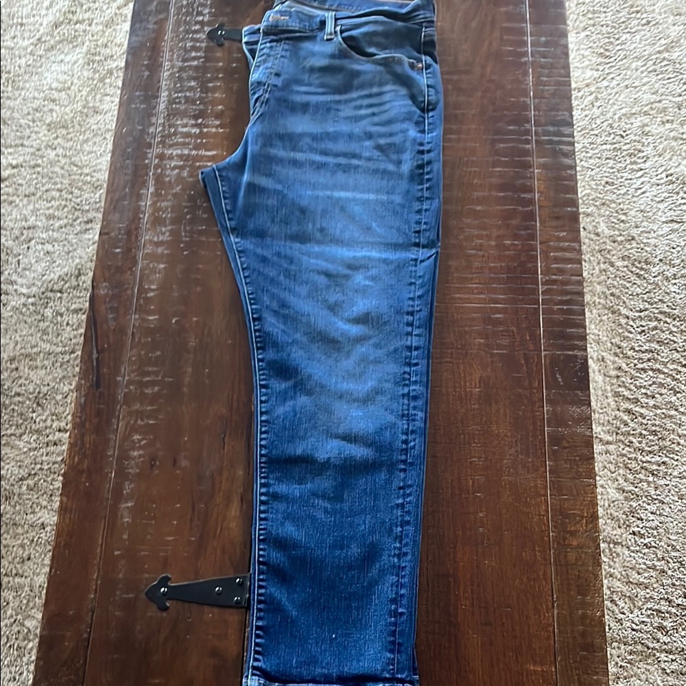 Lucky Brand 410 Athletic Slim Straight 38 x 30 Stylish Blue Denim Jeans